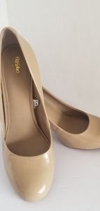 Mossimo Beige pumps